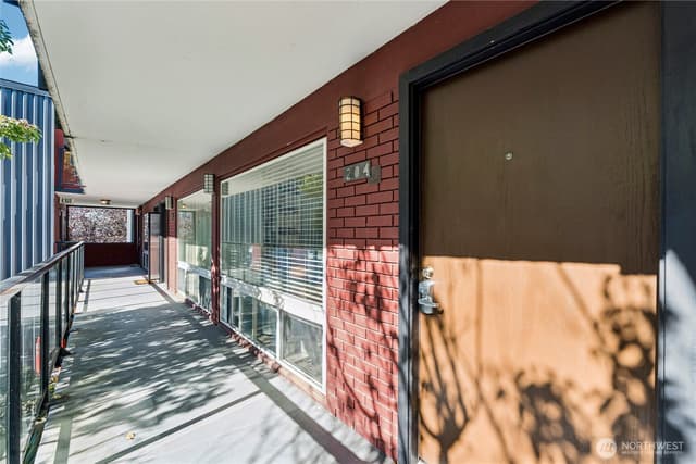 Property photo for 752 Bellevue Avenue E #204, Seattle photo 5