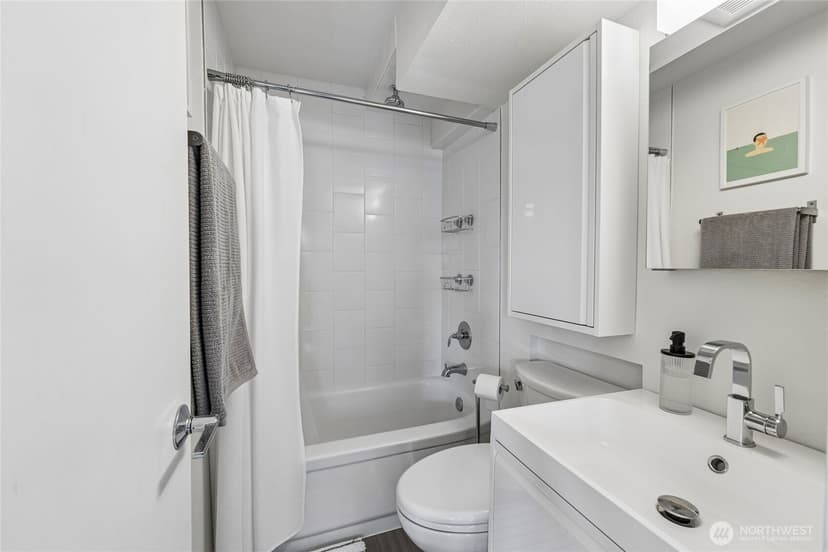 Property photo for 752 Bellevue Avenue E #204, Seattle photo 16
