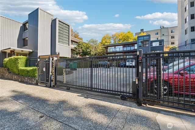 Property photo for 752 Bellevue Avenue E #204, Seattle photo 3