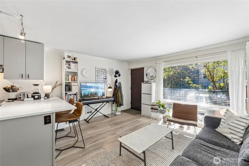 Property photo for 752 Bellevue Avenue E #204, Seattle photo 7