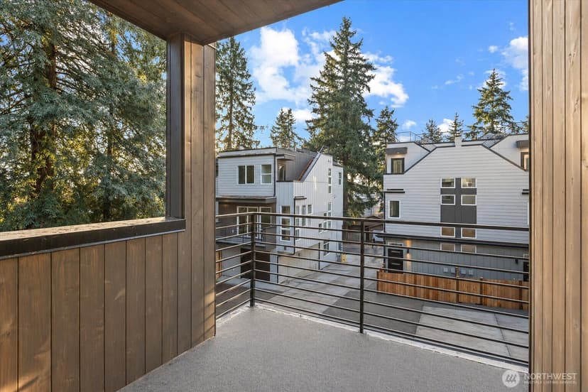 Property photo for 10744 Interlake Avenue N, Seattle photo 18