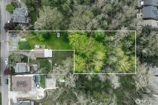 Property photo for 18005 83rd Avenue NE, Kenmore photo 2