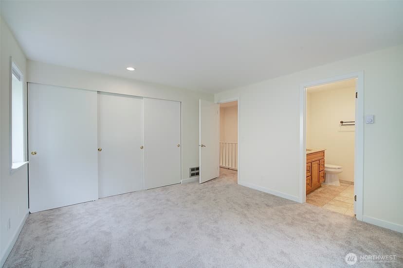 Property photo for 10248 NE 138th Place #B3, Kirkland photo 22