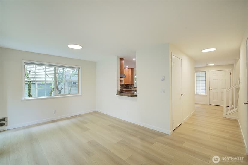 Property photo for 10248 NE 138th Place #B3, Kirkland photo 12