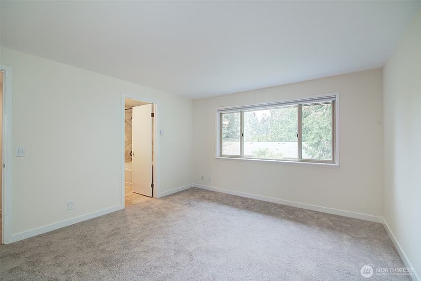 Property photo for 10248 NE 138th Place #B3, Kirkland photo 21