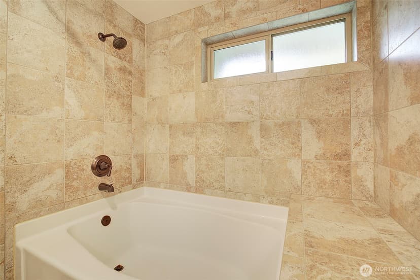 Property photo for 10248 NE 138th Place #B3, Kirkland photo 24