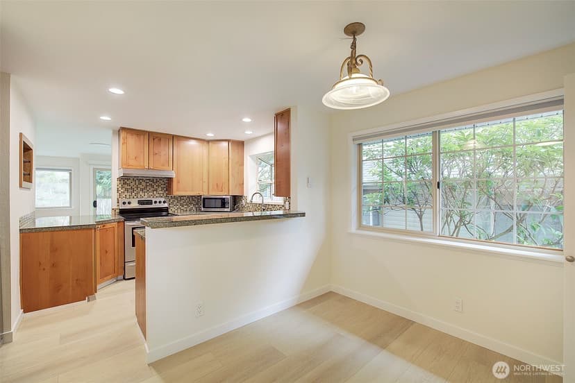 Property photo for 10248 NE 138th Place #B3, Kirkland photo 7