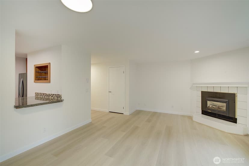 Property photo for 10248 NE 138th Place #B3, Kirkland photo 11