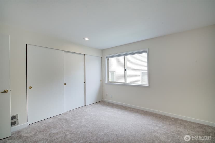 Property photo for 10248 NE 138th Place #B3, Kirkland photo 15