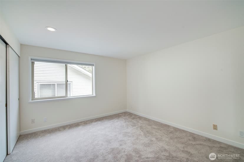 Property photo for 10248 NE 138th Place #B3, Kirkland photo 14