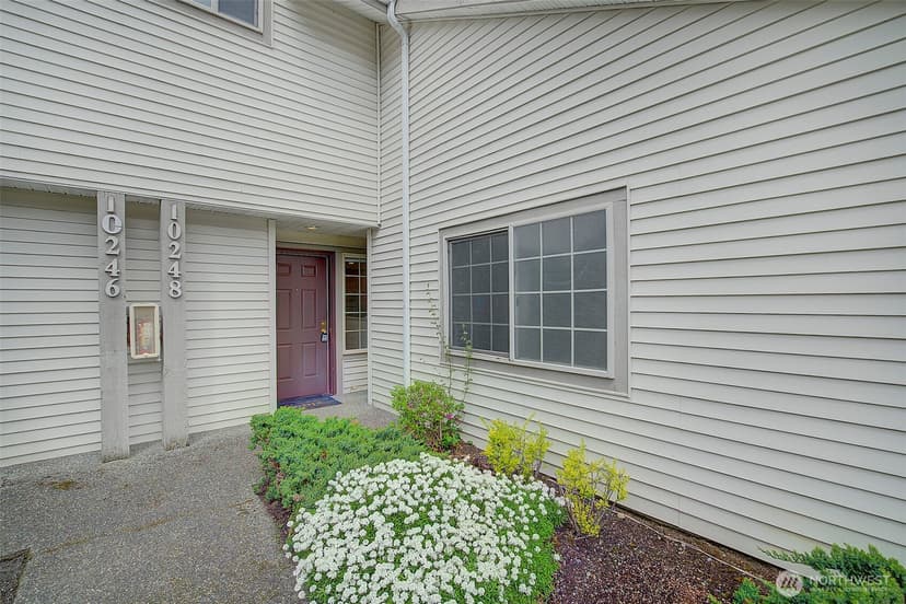 Property photo for 10248 NE 138th Place #B3, Kirkland photo 2