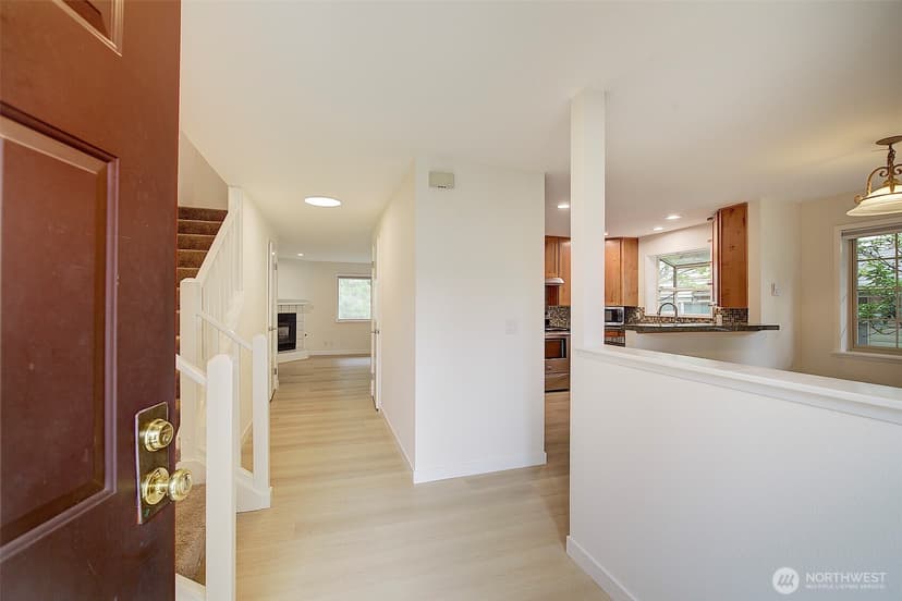 Property photo for 10248 NE 138th Place #B3, Kirkland photo 3