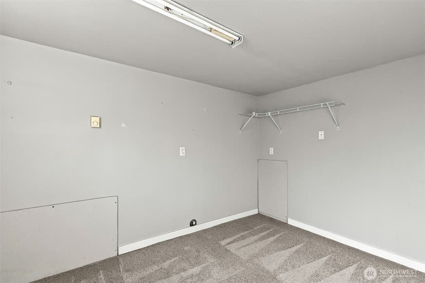 Property photo for 2431 Monroe Avenue, Everett photo 23