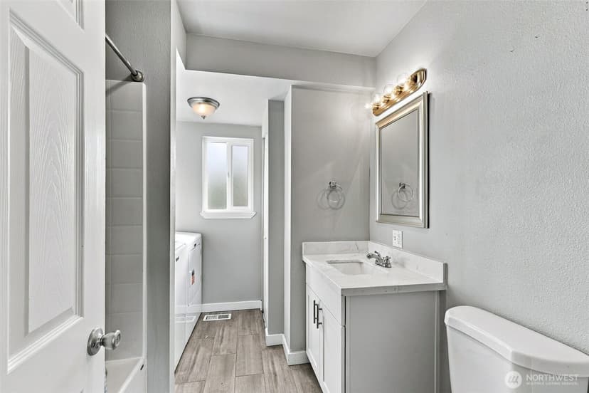 Property photo for 2431 Monroe Avenue, Everett photo 14
