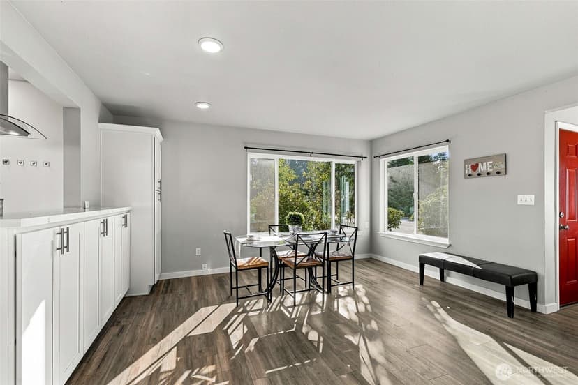 Property photo for 2431 Monroe Avenue, Everett photo 7