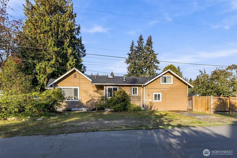 Property photo for 2431 Monroe Avenue, Everett photo 3