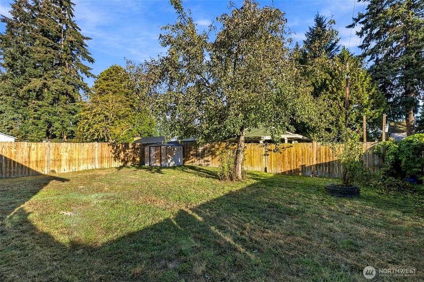 Property photo for 2431 Monroe Avenue, Everett photo 28