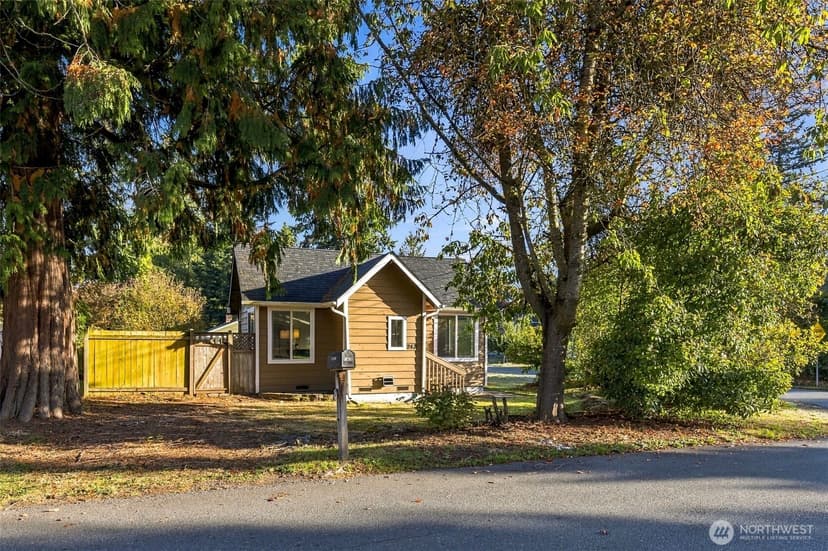 Property photo for 2431 Monroe Avenue, Everett photo 2