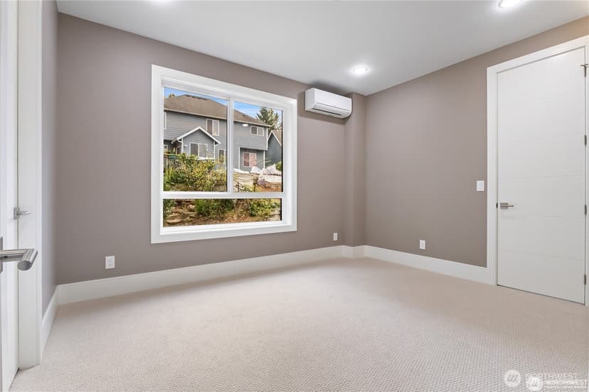 Property photo for 4413 NE 26 Place, Renton photo 16