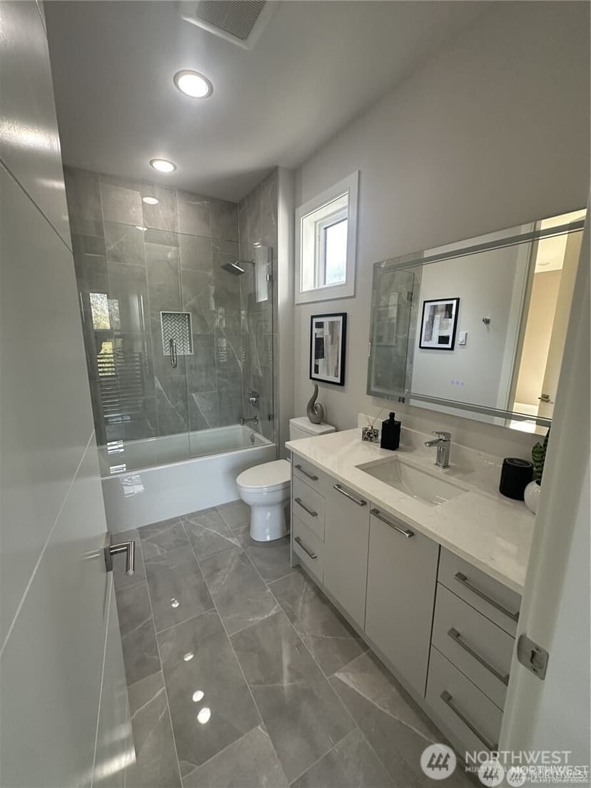 Property photo for 4413 NE 26 Place, Renton photo 17