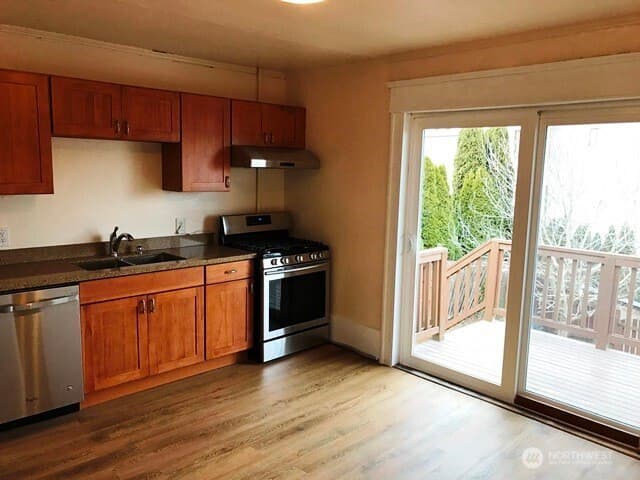 Property photo for 1920 E Jefferson Street #B, Seattle photo 7