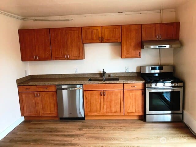 Property photo for 1920 E Jefferson Street #B, Seattle photo 8