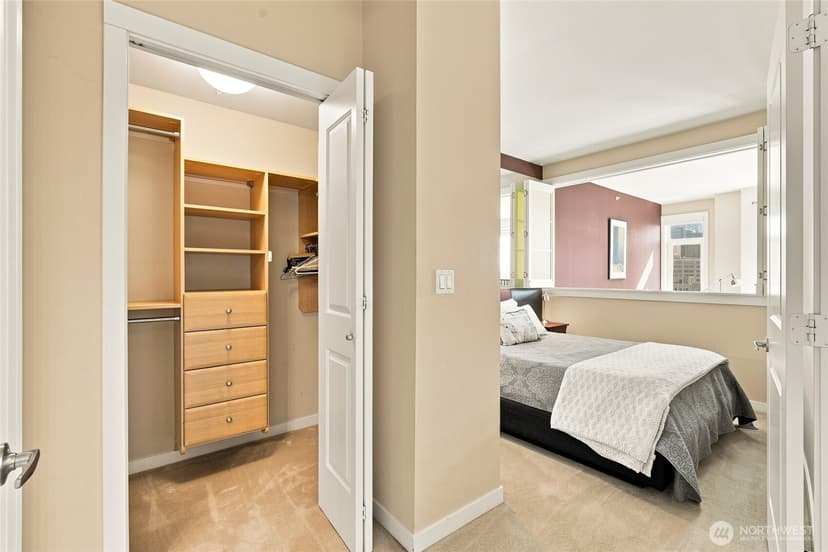 Property photo for 2607 Western Avenue #1002, Seattle photo 16