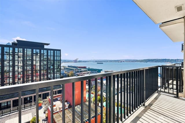 Property photo for 2607 Western Avenue #1002, Seattle photo 2