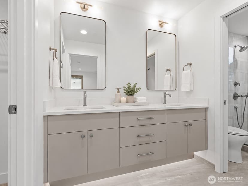 Property photo for 309 NW 52nd Street, Seattle photo 16