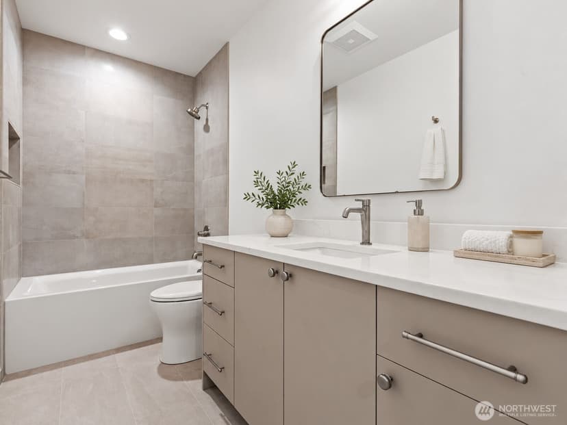 Property photo for 309 NW 52nd Street, Seattle photo 18