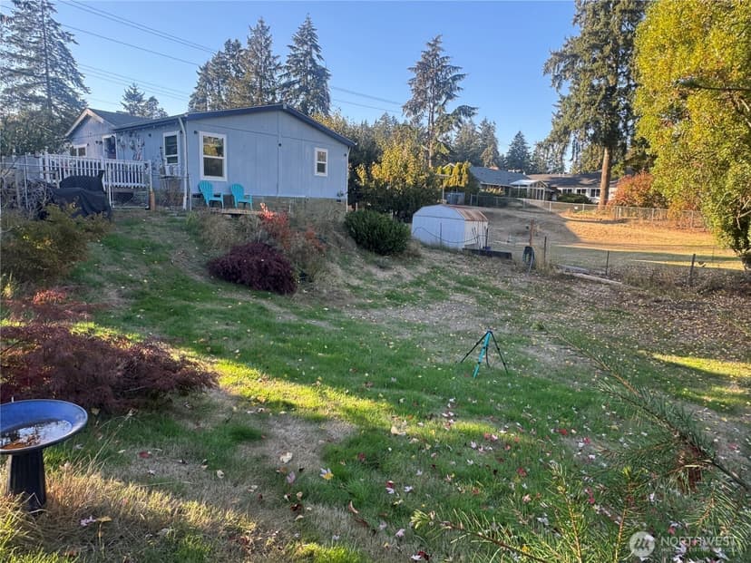 Property photo for 11415 Holden Road SW, Lakewood photo 10
