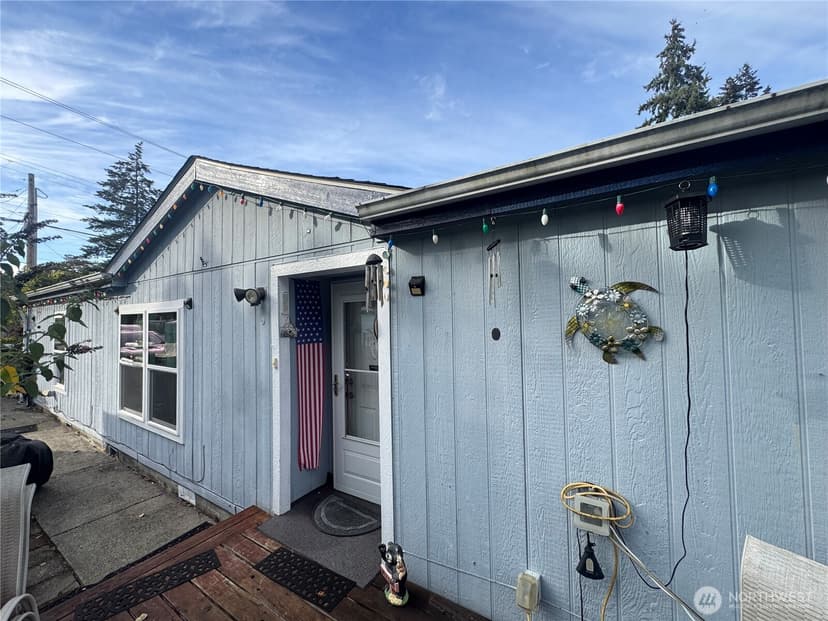 Property photo for 11415 Holden Road SW, Lakewood