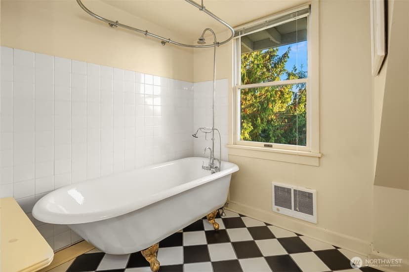 Property photo for 726 12th Avenue E, Seattle photo 29