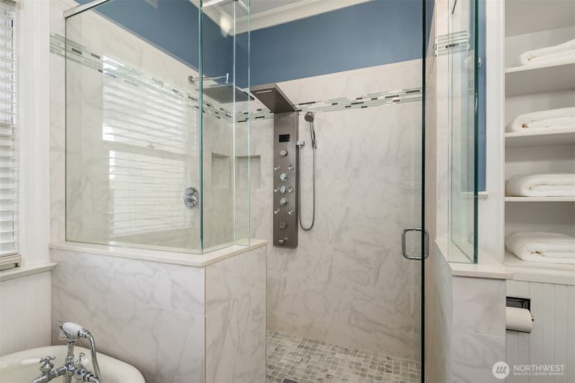 Property photo for 726 12th Avenue E, Seattle photo 22