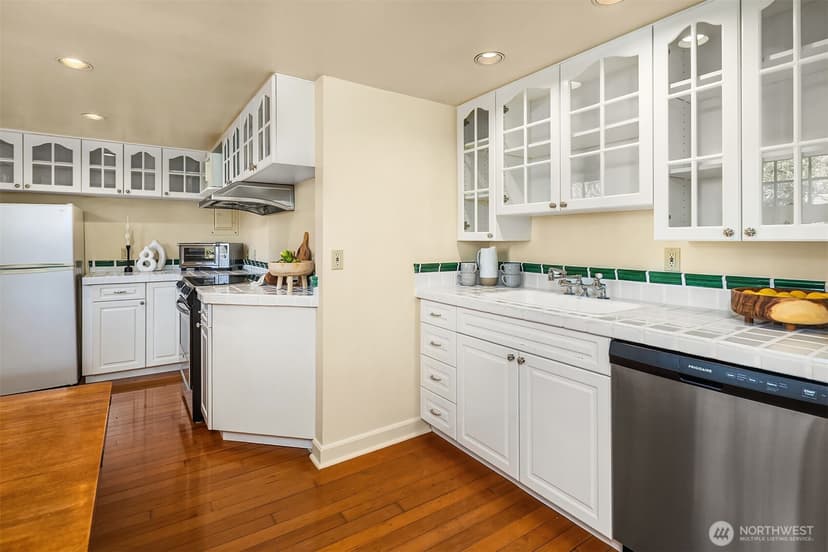 Property photo for 726 12th Avenue E, Seattle photo 26
