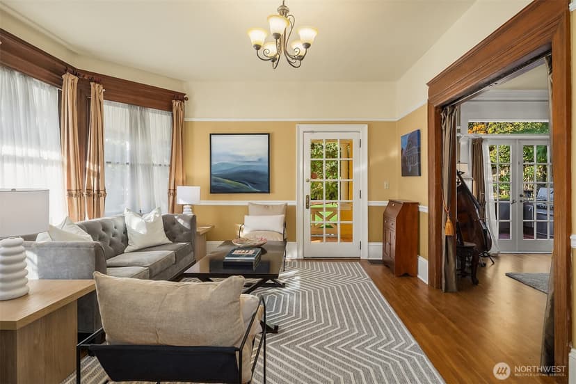 Property photo for 726 12th Avenue E, Seattle photo 5