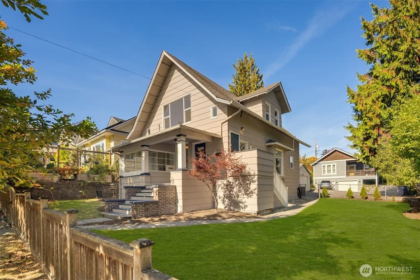 Property photo for 940 N 76th Street, Seattle