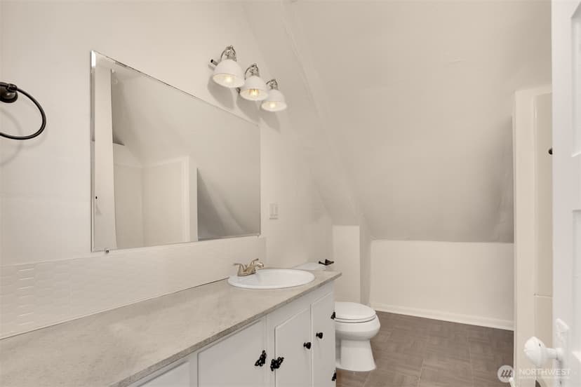 Property photo for 940 N 76th Street, Seattle photo 23