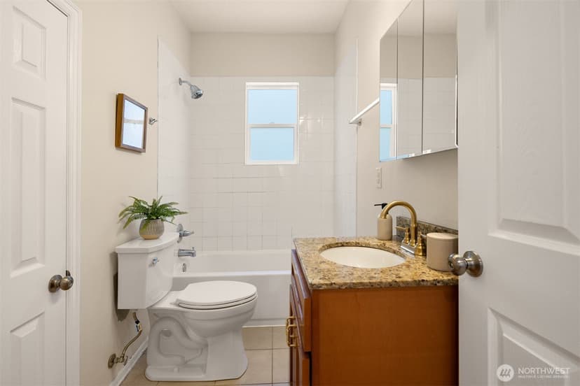 Property photo for 940 N 76th Street, Seattle photo 17