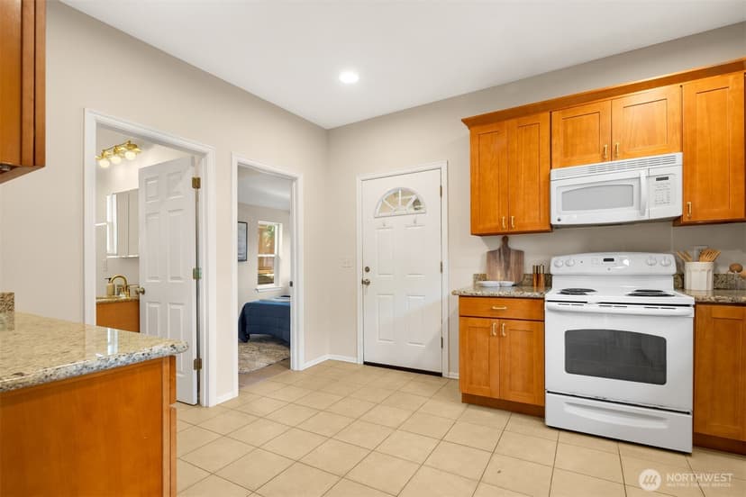 Property photo for 940 N 76th Street, Seattle photo 12