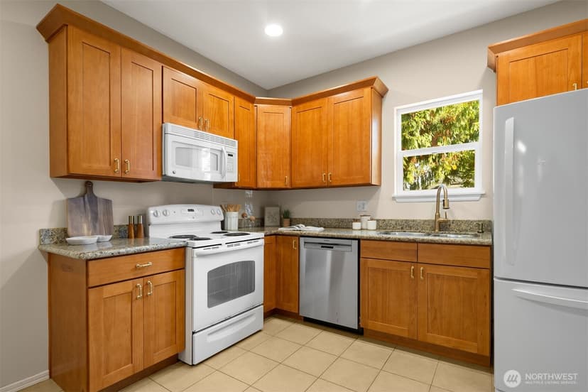 Property photo for 940 N 76th Street, Seattle photo 10