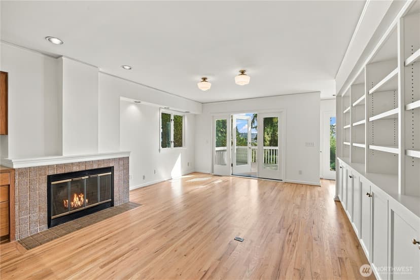 Property photo for 8239 E Mercer Way, Mercer Island photo 13