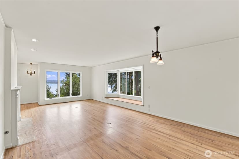Property photo for 8239 E Mercer Way, Mercer Island photo 10