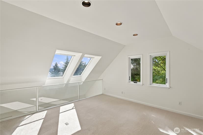 Property photo for 8239 E Mercer Way, Mercer Island photo 24