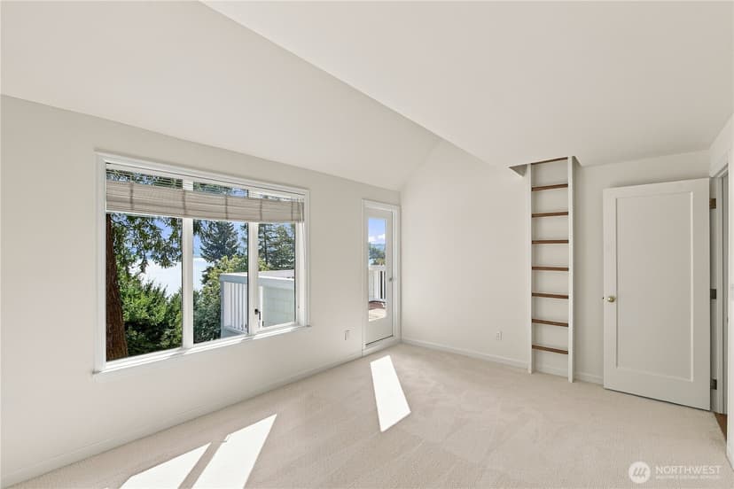 Property photo for 8239 E Mercer Way, Mercer Island photo 32