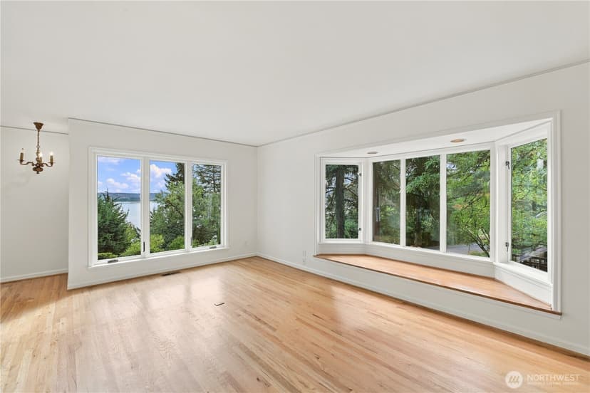 Property photo for 8239 E Mercer Way, Mercer Island photo 7