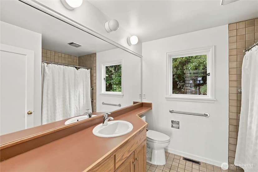 Property photo for 8239 E Mercer Way, Mercer Island photo 19
