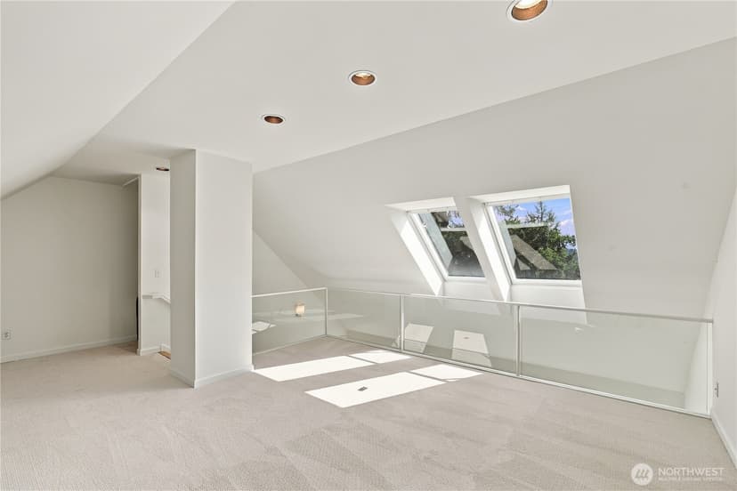 Property photo for 8239 E Mercer Way, Mercer Island photo 25