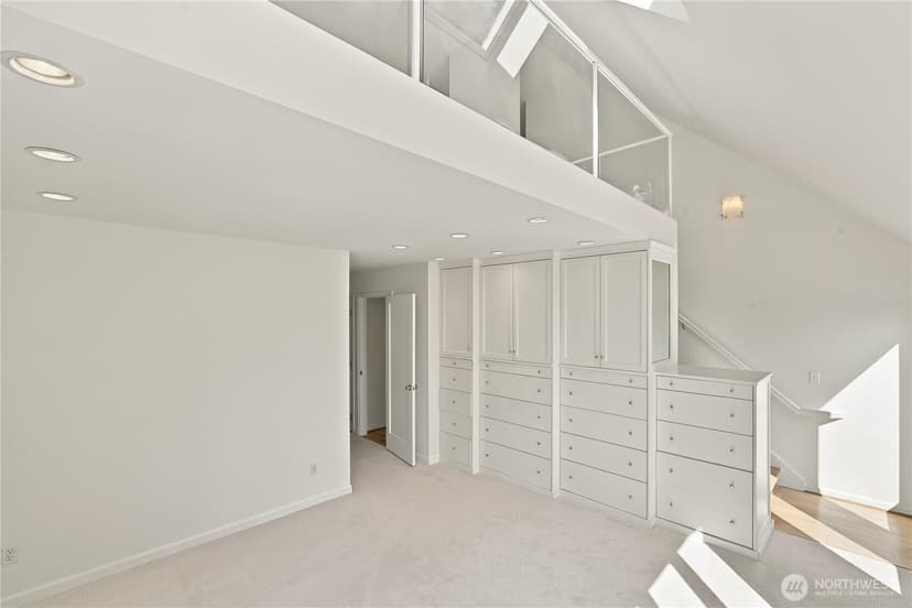 Property photo for 8239 E Mercer Way, Mercer Island photo 23