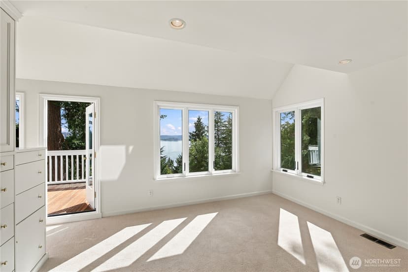 Property photo for 8239 E Mercer Way, Mercer Island photo 21